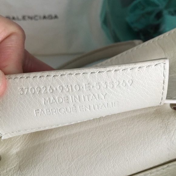 BALENCIAGA CALFSKIN MINI PAPIER A4 ZIP CROSSBODY - Picture 9 of 10